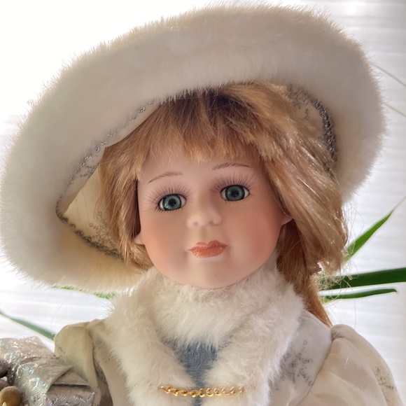 Ready for Christmas? Gabriella is waiting for a new owner - Picture 3 of 5